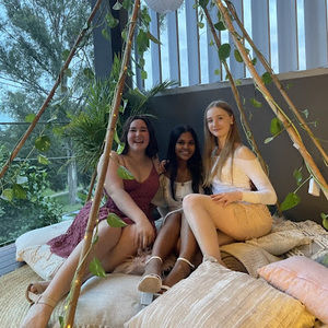 Meet your Posher, Sheyana